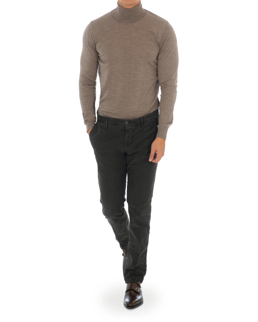 Herr | Tröjor | Oscar Jacobson | Cole Extra Fine Merino Rollneck Beige