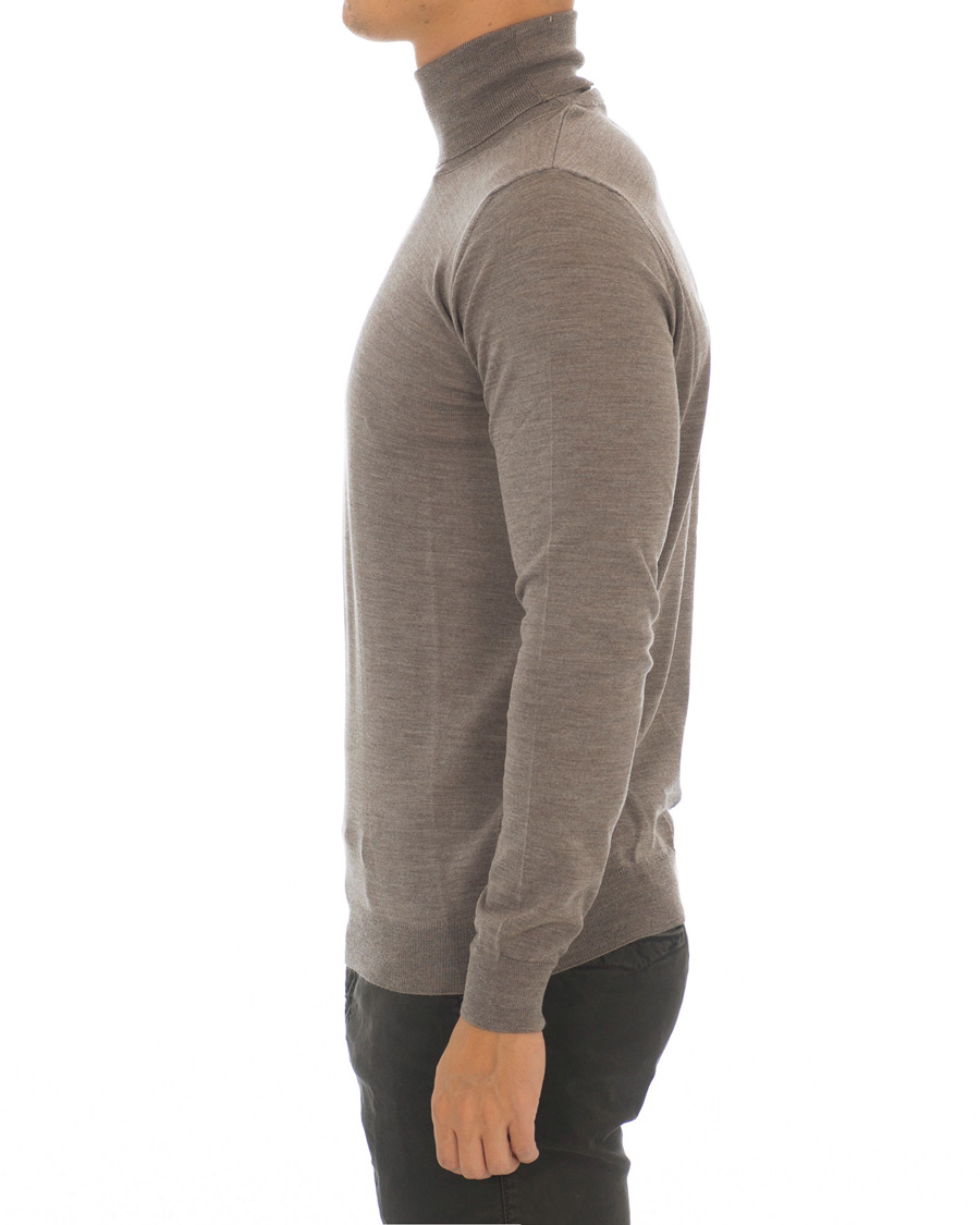 Herr | Tröjor | Oscar Jacobson | Cole Extra Fine Merino Rollneck Beige