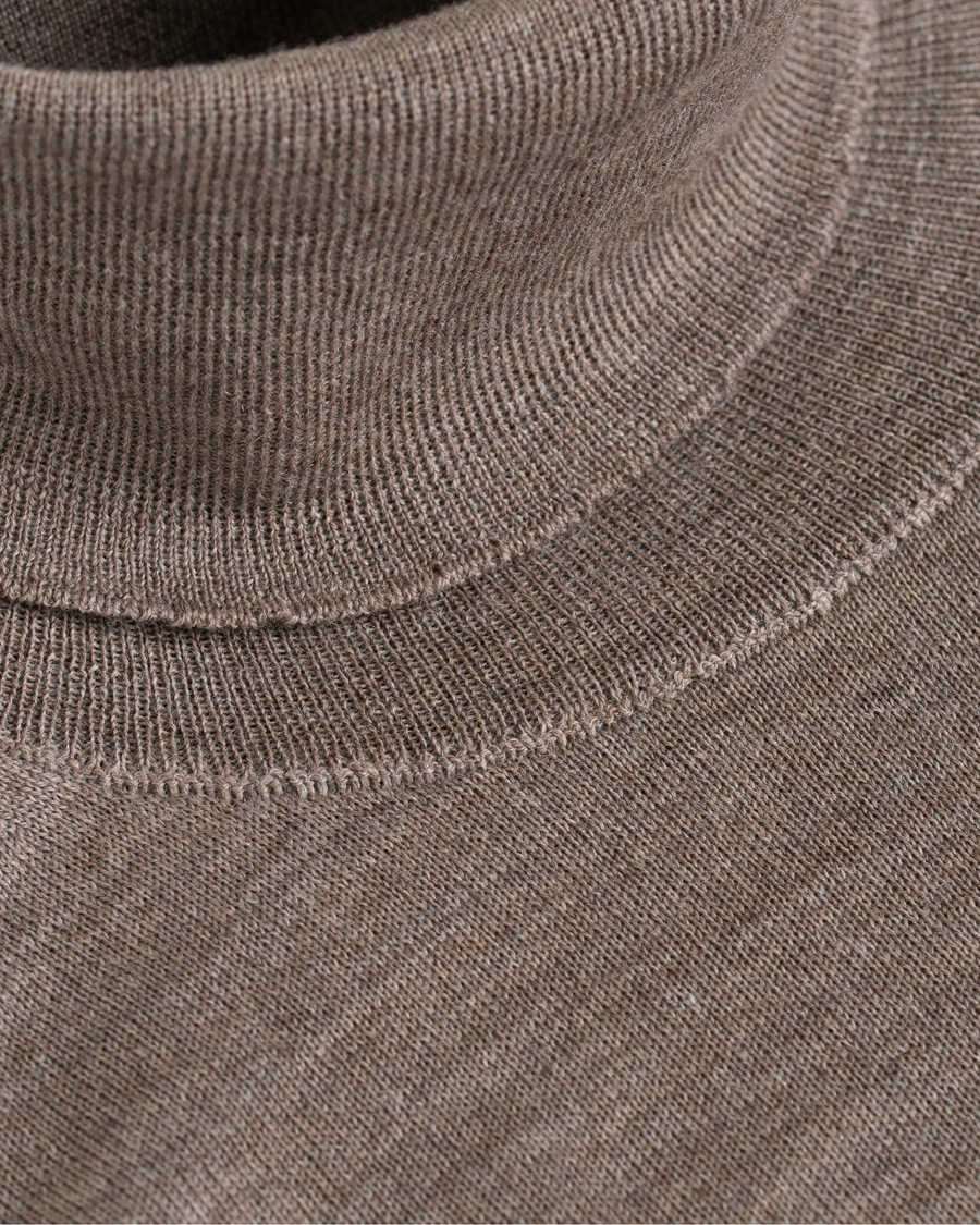 Herr | Tröjor | Oscar Jacobson | Cole Extra Fine Merino Rollneck Beige
