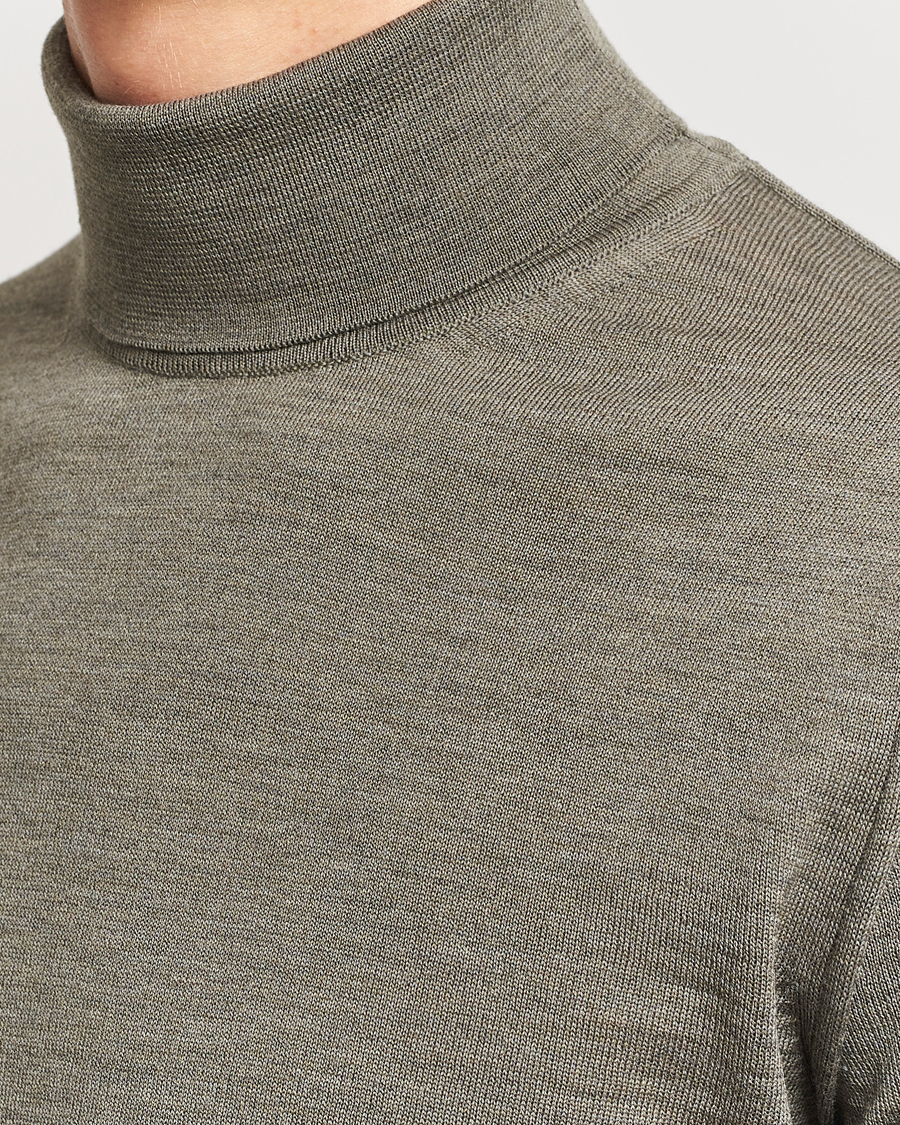 Herr | Tröjor | Stenströms | Fine Merino Rollneck Olive