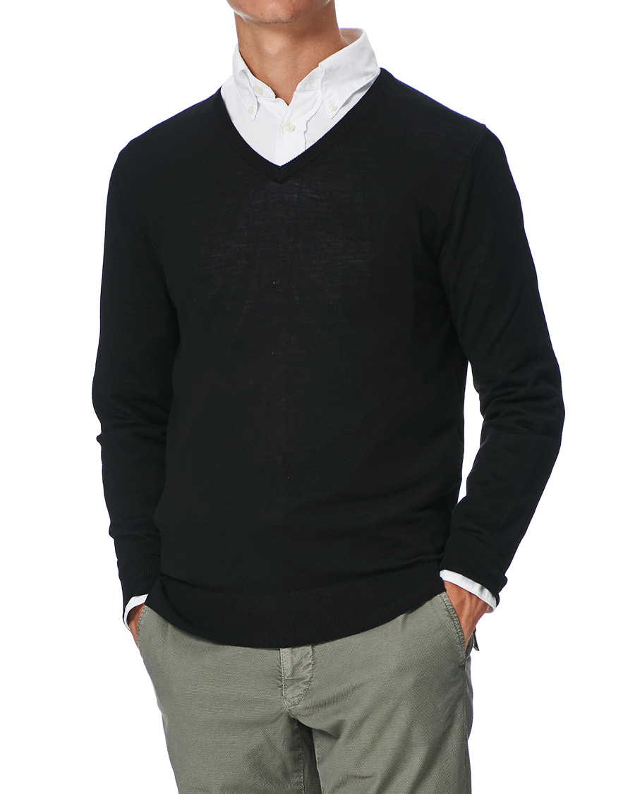 Herr | Tröjor | Tiger of Sweden | Rael V-Neck Pullover Black