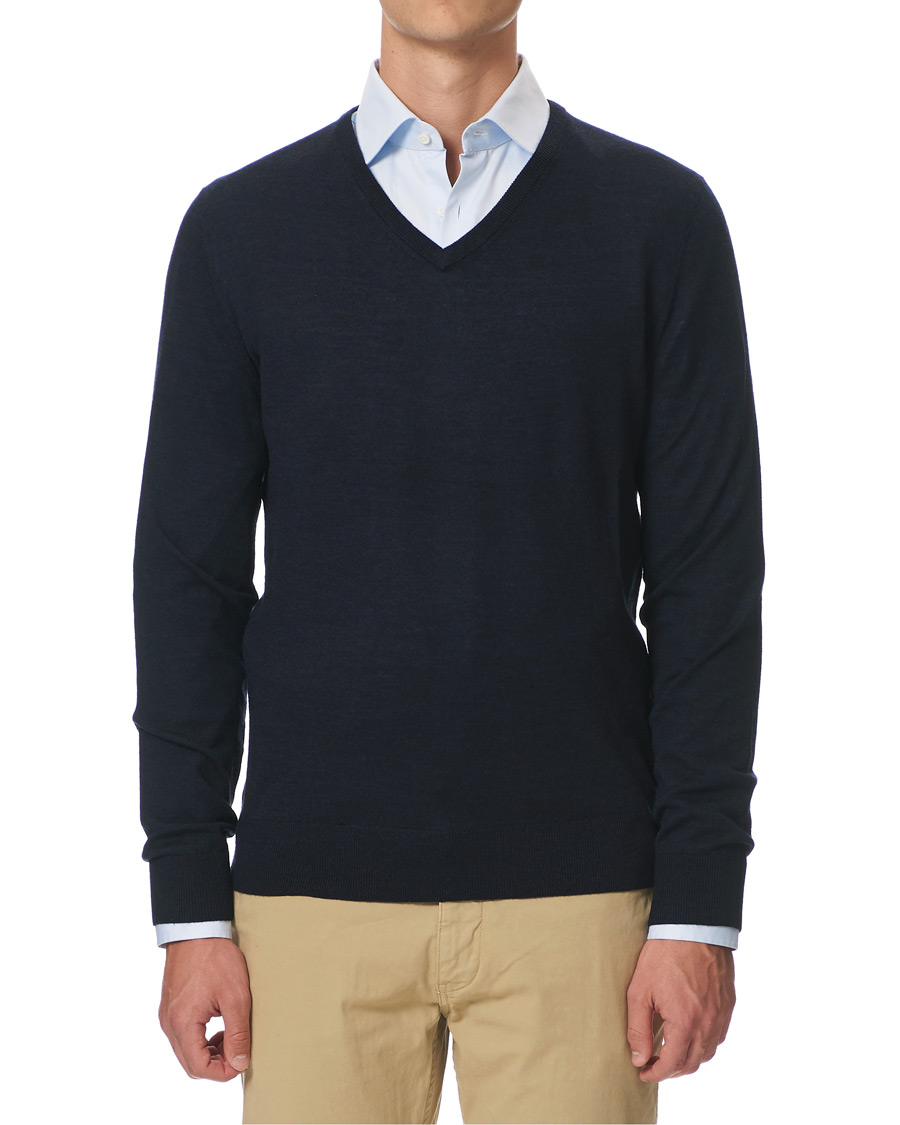 Herr | Tröjor | Tiger of Sweden | Rael V-Neck Pullover Navy