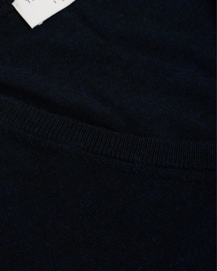 Herr | Tröjor | Tiger of Sweden | Rael V-Neck Pullover Navy