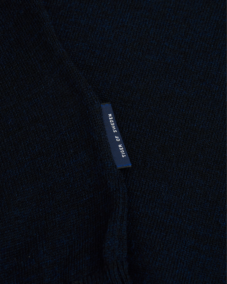 Herr | Tröjor | Tiger of Sweden | Rael V-Neck Pullover Navy