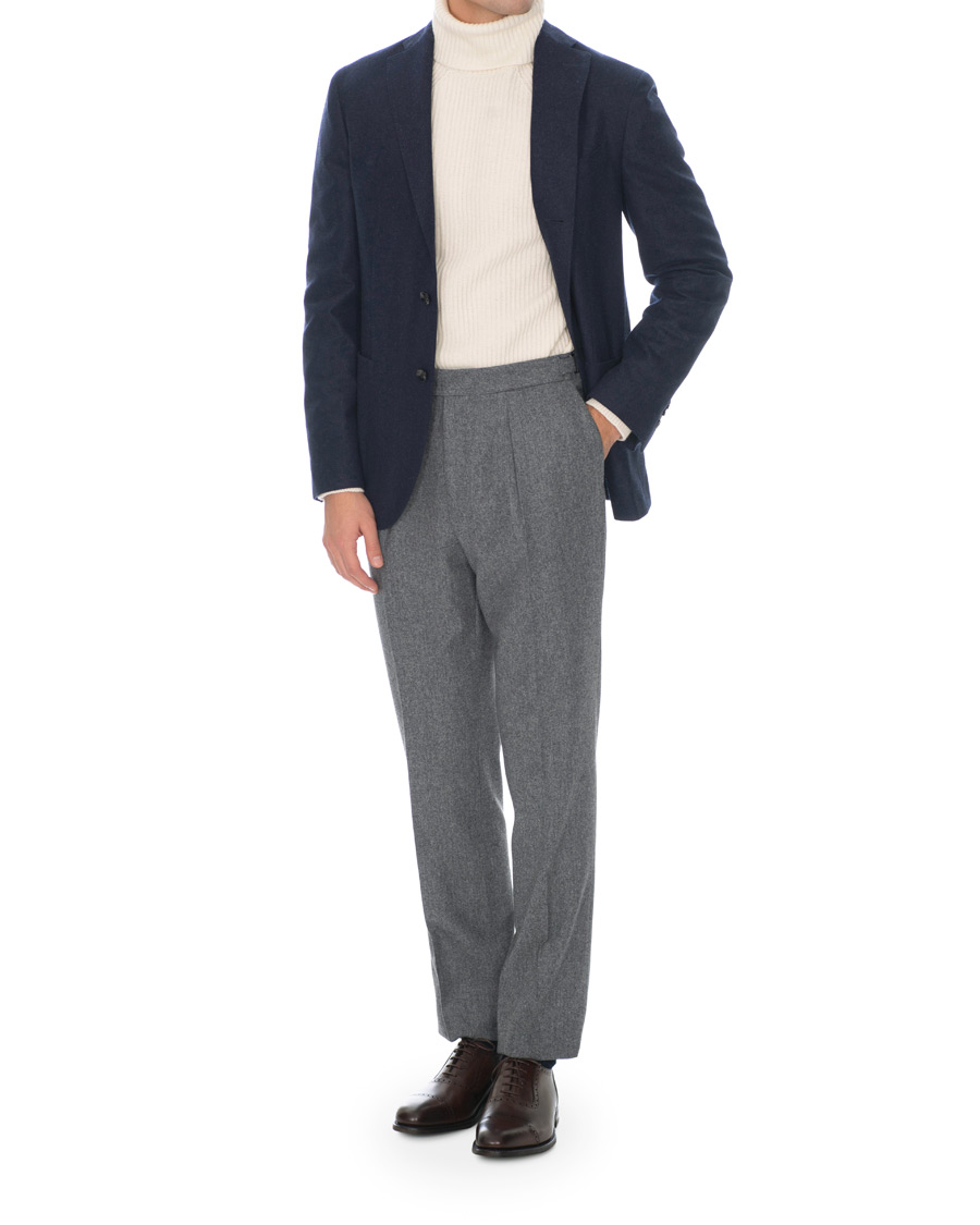 Herr | Byxor | Berg&Berg | Arnold Pleated Side Adjuster Flanell Trousers Mid Grey