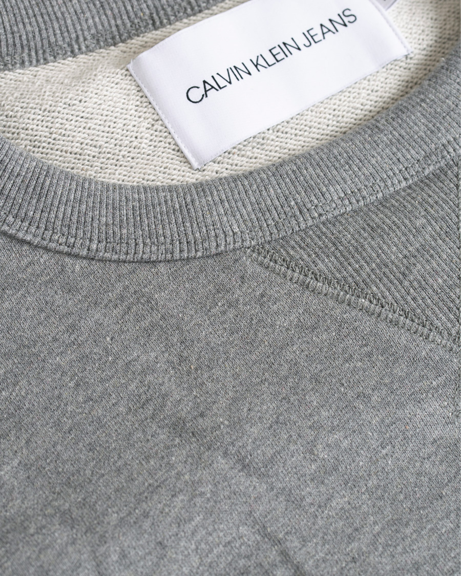 Herr | Tröjor | Calvin Klein Jeans | Monogram Sleeve Badge Sweatshirt Mid Grey Heather