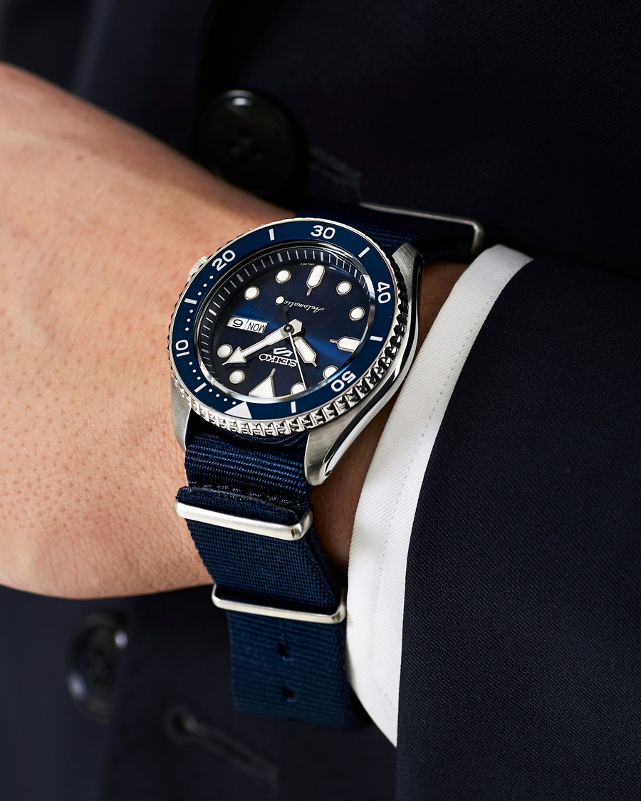 Herr | Seiko 5 Sports Mens 43mm 100m Automatic Blue Dial/Nato | Seiko | 5 Sports Mens 43mm 100m Automatic Blue Dial/Nato
