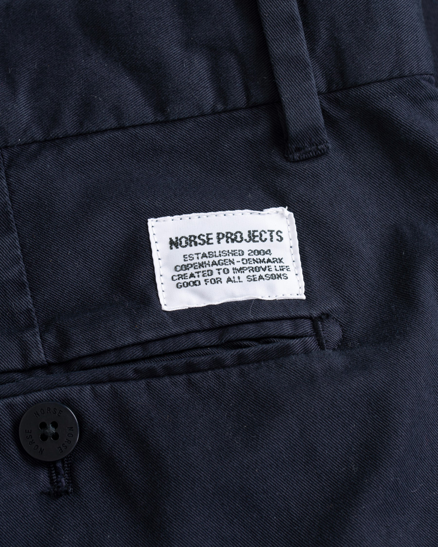 Herr | Byxor | Norse Projects | Aros Slim Light Stretch Chinos Dark Navy