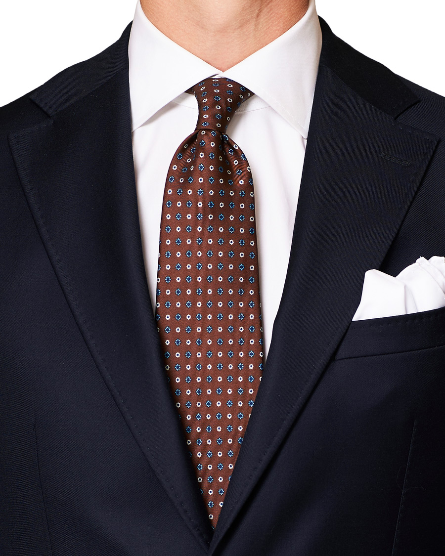 Herr | E. Marinella 3-Fold Printed Flower 8 cm Silk Tie Dark Brown | E. Marinella | 3-Fold Printed Flower 8 cm Silk Tie Dark Brown