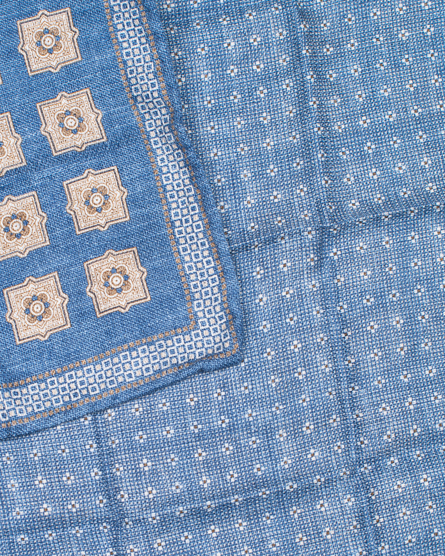 Herr | Brunello Cucinelli Medallion Print Pocket Square Blue/Brown | Brunello Cucinelli | Medallion Print Pocket Square Blue/Brown