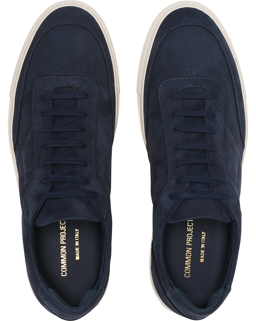 Herr | Common Projects Resort Classic Sneaker Navy Nubuck | Common Projects | Resort Classic Sneaker Navy Nubuck