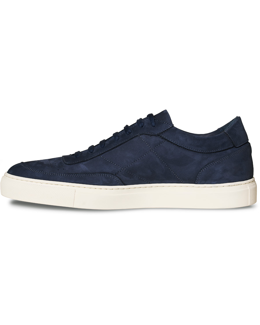 Herr | Common Projects Resort Classic Sneaker Navy Nubuck | Common Projects | Resort Classic Sneaker Navy Nubuck