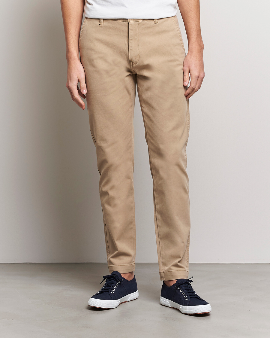 Herr | Byxor | Levi's | Garment Dyed Stretch Chino Beige