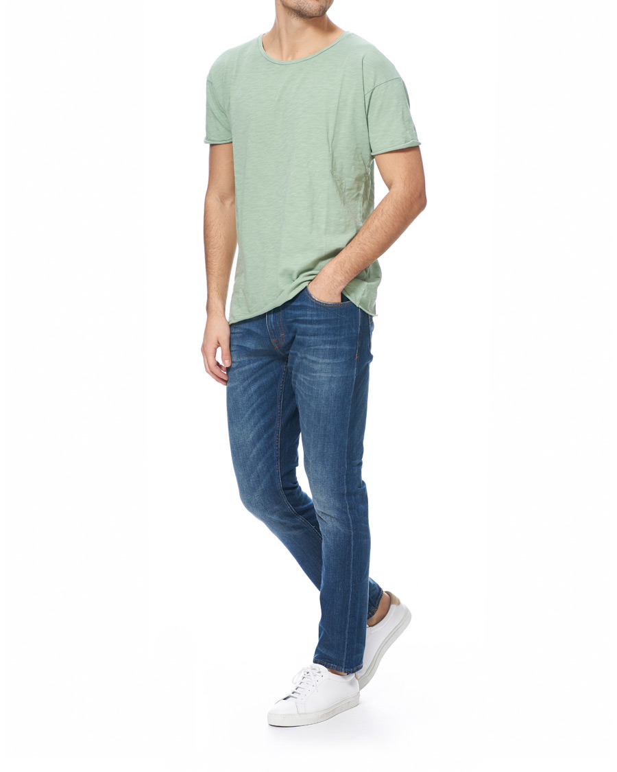 Herr | T-Shirts | Nudie Jeans | Roger Slub Crew Neck Tee Pale Green