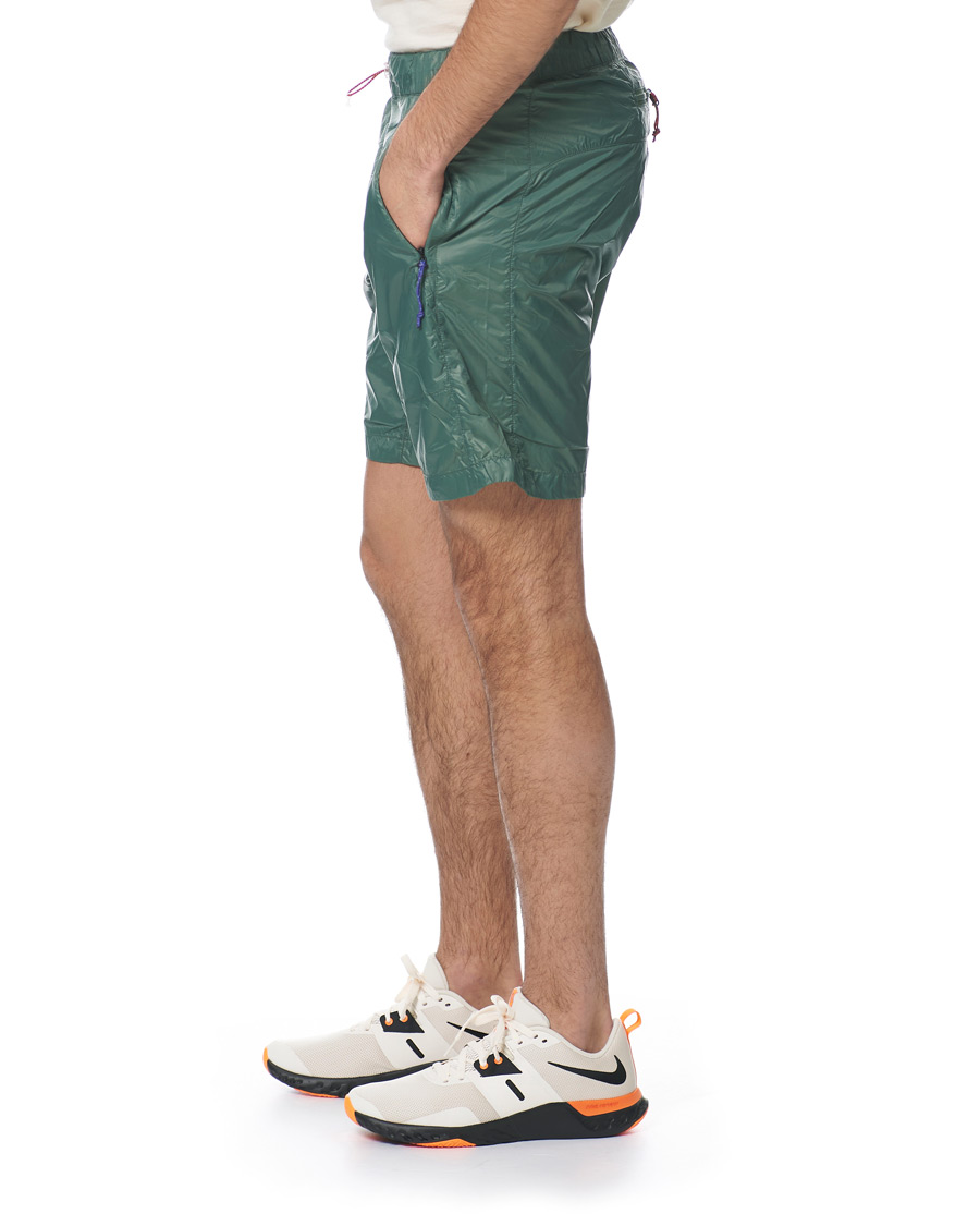 Herr | Shorts | Peak Performance | Ben Gorham Windbreaker Shorts Green