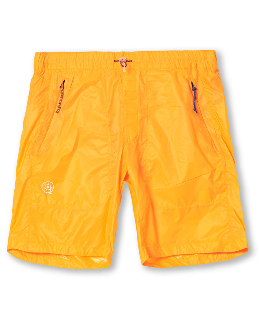 Herr | Shorts | Peak Performance | Ben Gorham Windbreaker Shorts Orange
