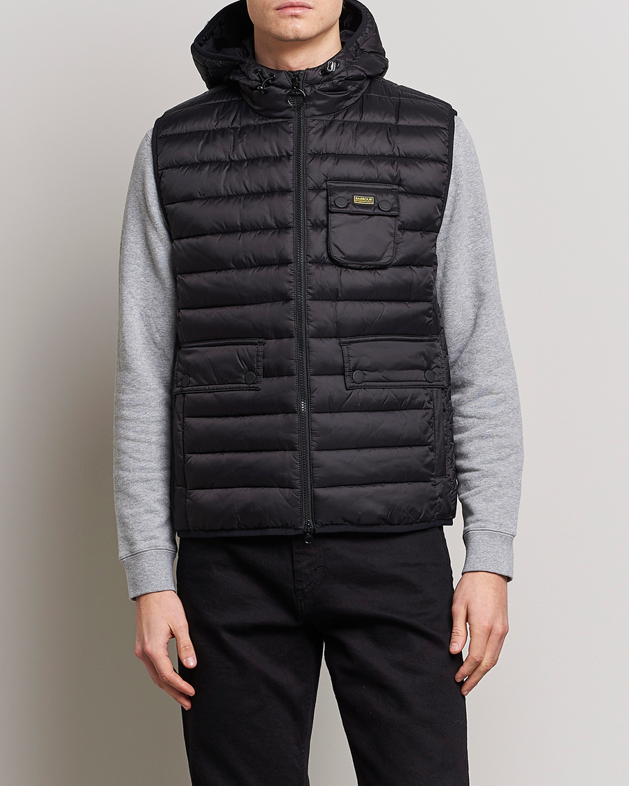 Herr | Västar | Barbour International | Ouston Hooded Gilet Black