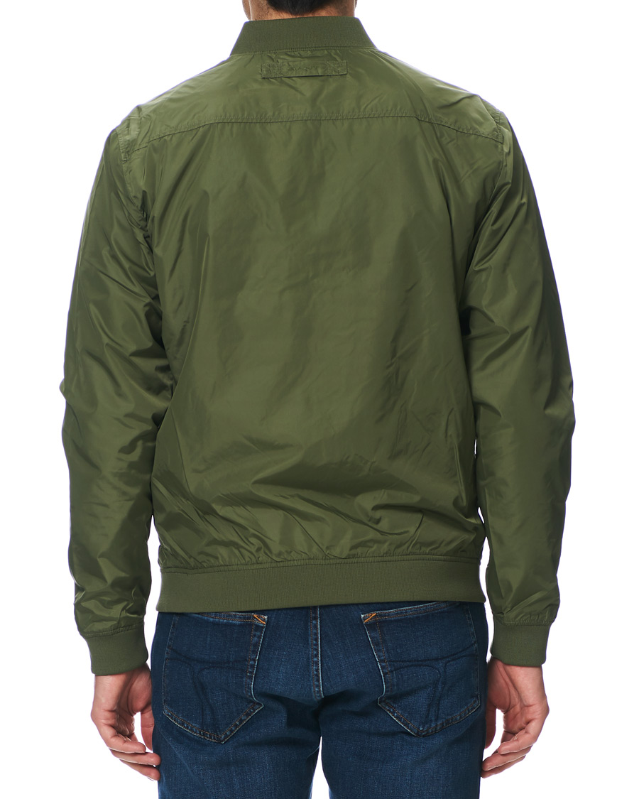 Herr | Jackor | GANT | Airy Nylon Bomber Four Leaf Green