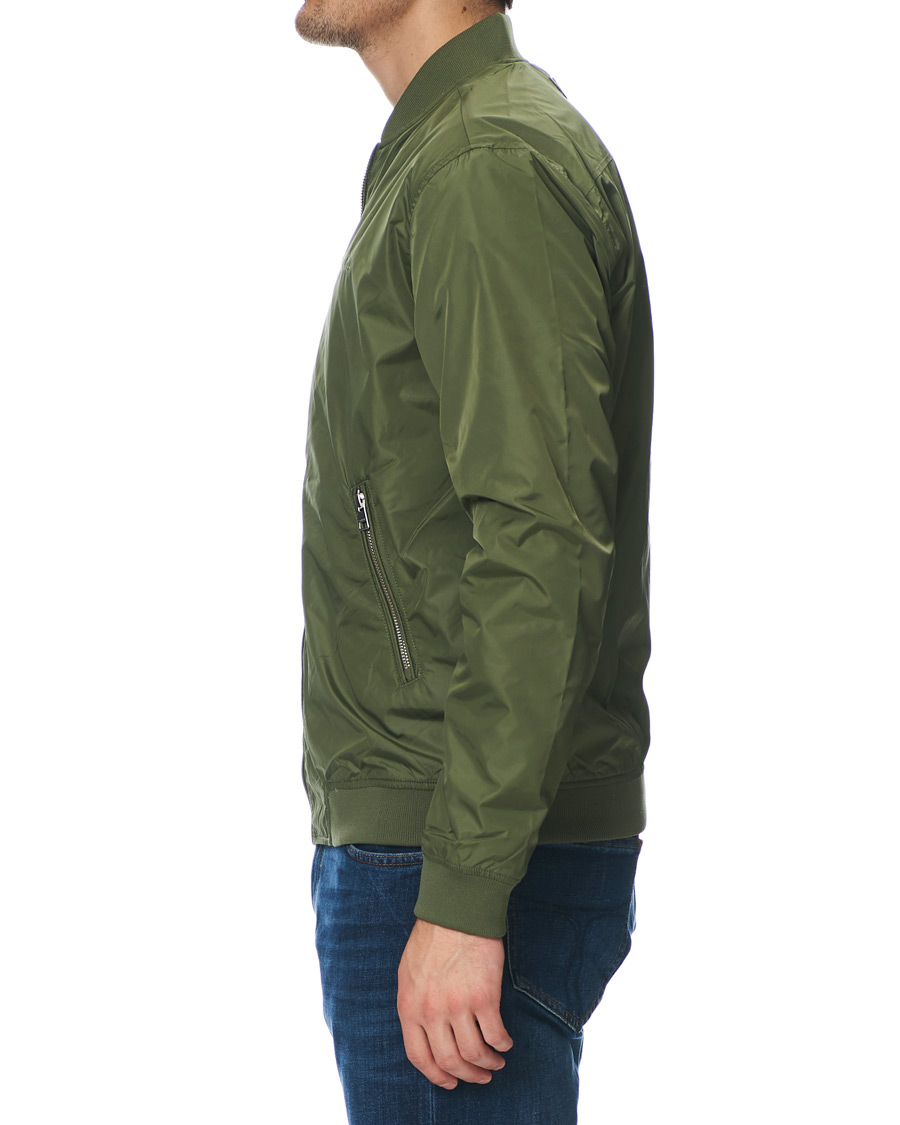 Herr | Jackor | GANT | Airy Nylon Bomber Four Leaf Green