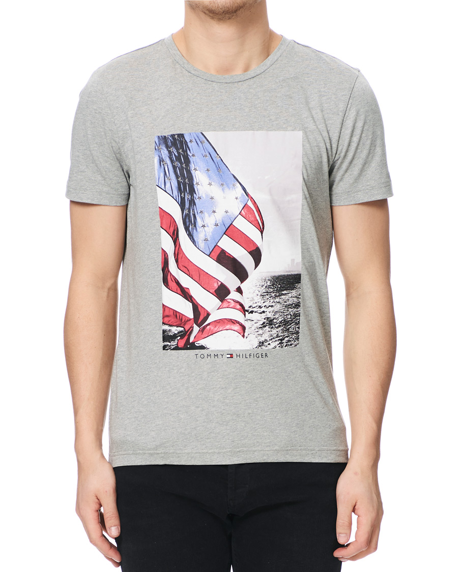 Herr | T-Shirts | Tommy Hilfiger | Flag Photo Print Crew Neck Tee Medium Grey Heather XL