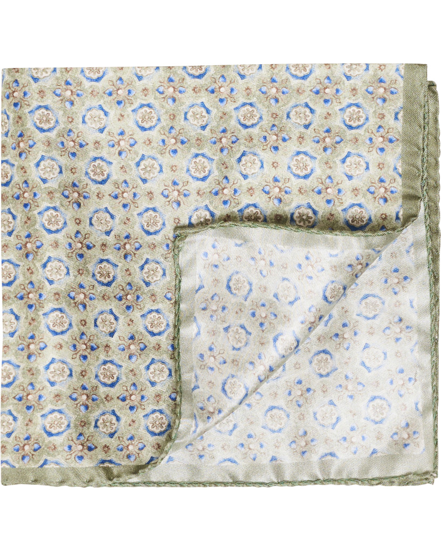 Herr | Amanda Christensen Silk Medallion Pocket Square Olive | Amanda Christensen | Silk Medallion Pocket Square Olive