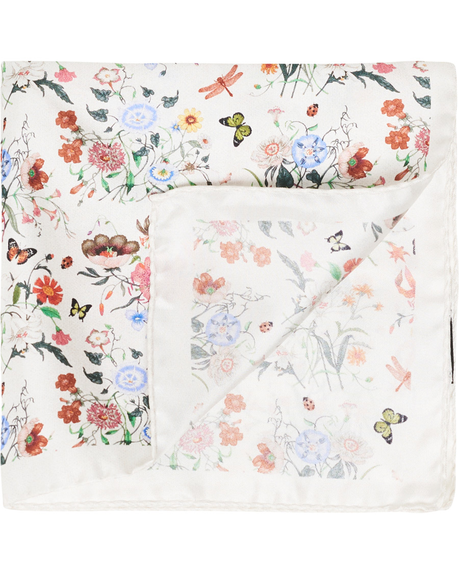 Herr | Amanda Christensen Silk Twill Printed Pocket Square White | Amanda Christensen | Silk Twill Printed Pocket Square White
