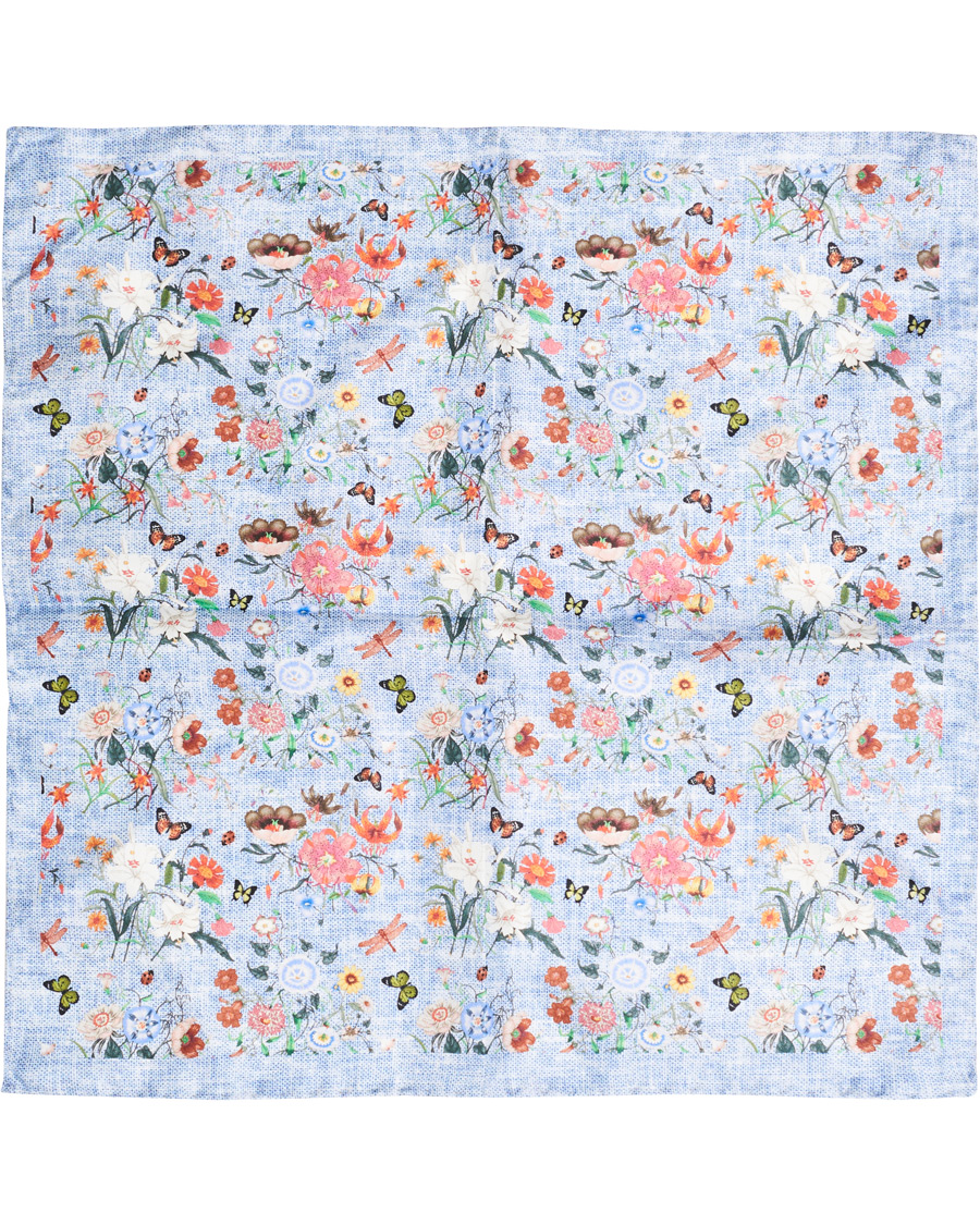 Herr | Amanda Christensen Silk Twill Printed Pocket Square Navy | Amanda Christensen | Silk Twill Printed Pocket Square Navy