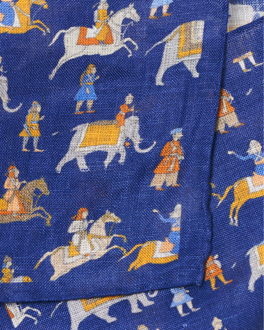 Herr | Amanda Christensen Linen Printed Pocket Square Navy | Amanda Christensen | Linen Printed Pocket Square Navy