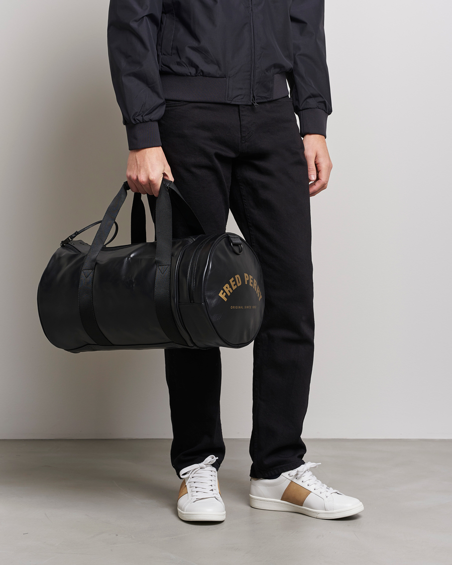 Herr | Fred Perry Tonal Barrel Bag Black | Fred Perry | Tonal Barrel Bag Black