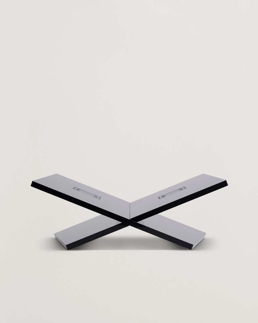 Herr | New Mags A Bookstand Black | New Mags | A Bookstand Black