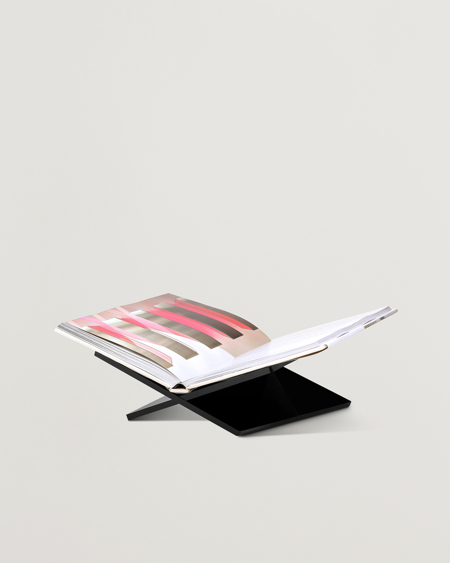 Herr | New Mags A Bookstand Black | New Mags | A Bookstand Black
