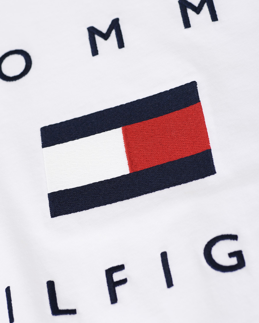 Herr | T-Shirts | Tommy Hilfiger | Flag Logo Crew Neck Tee White