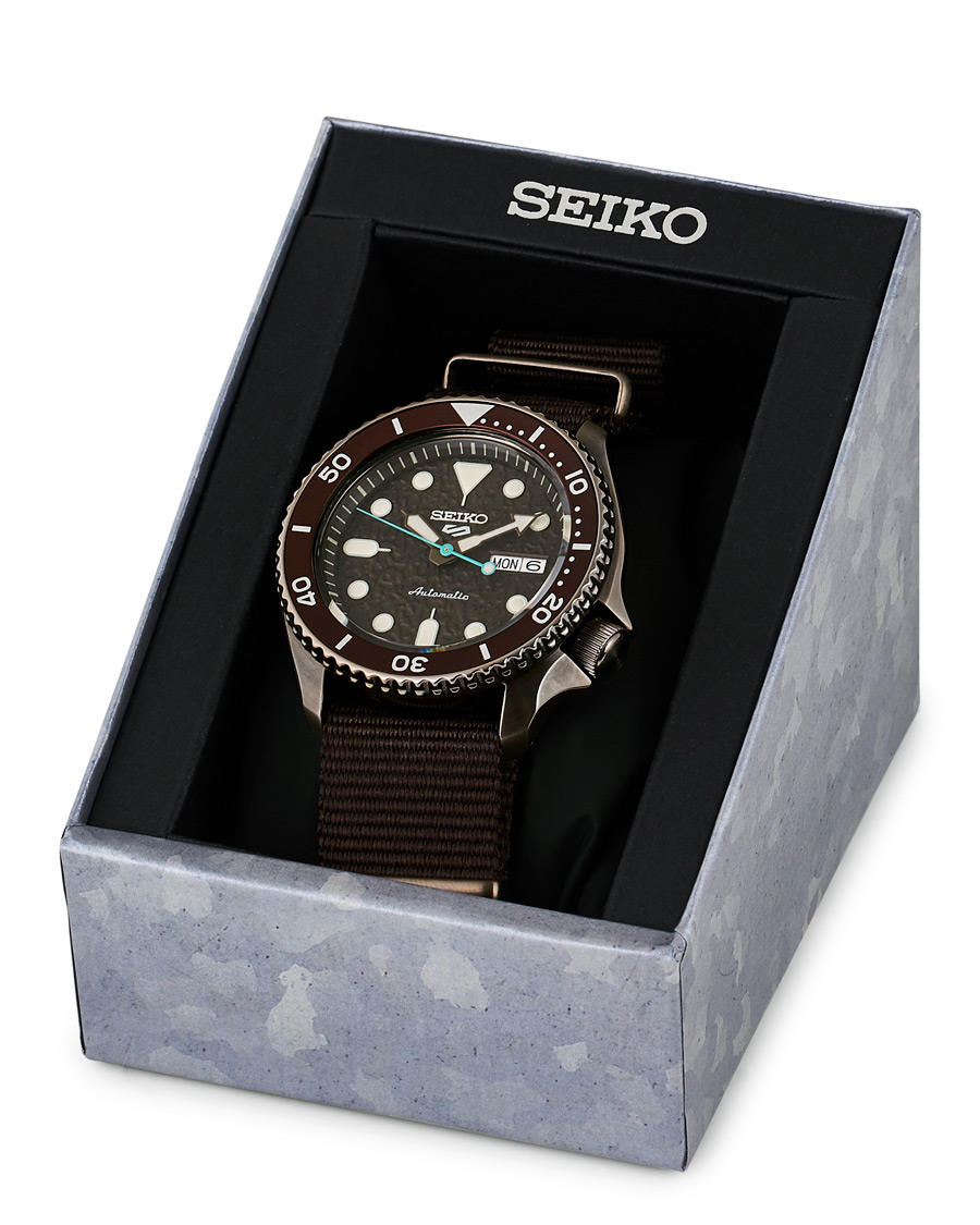Herr | Seiko 5 Sports Mens 43mm 100m Automatic Nato/Brown Dial | Seiko | 5 Sports Mens 43mm 100m Automatic Nato/Brown Dial