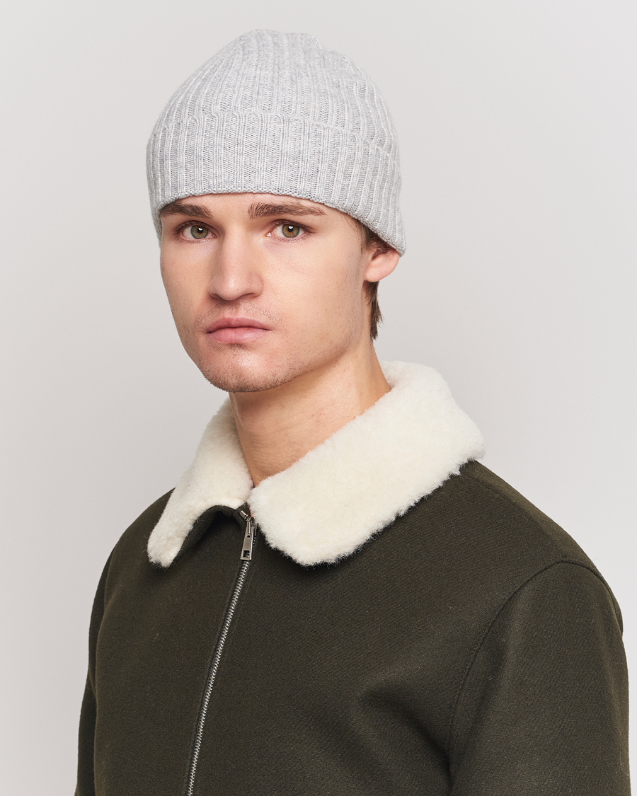 Herr | Värmande accessoarer | Amanda Christensen | Rib Knitted Cashmere Cap Light Grey Melange