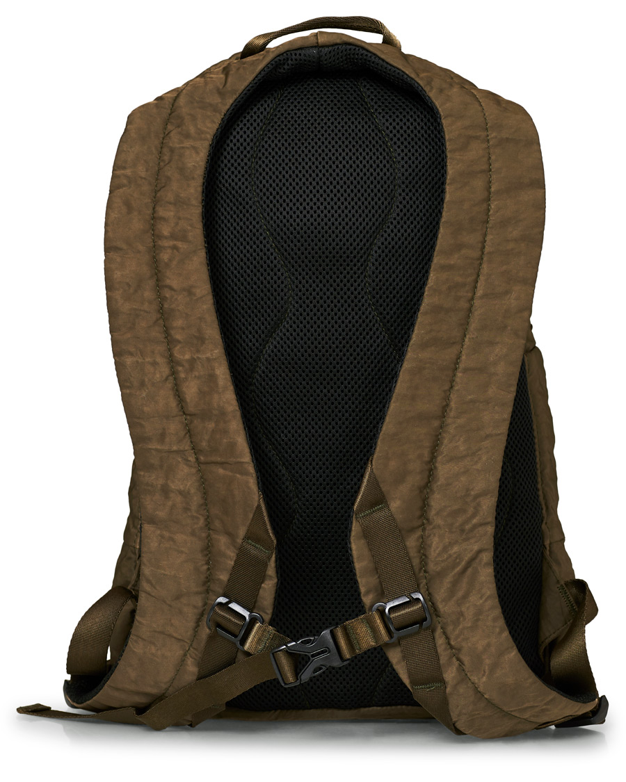 Herr | C.P. Company Garmend Dyed Nylon Lens Backpack Olive | C.P. Company | Garmend Dyed Nylon Lens Backpack Olive