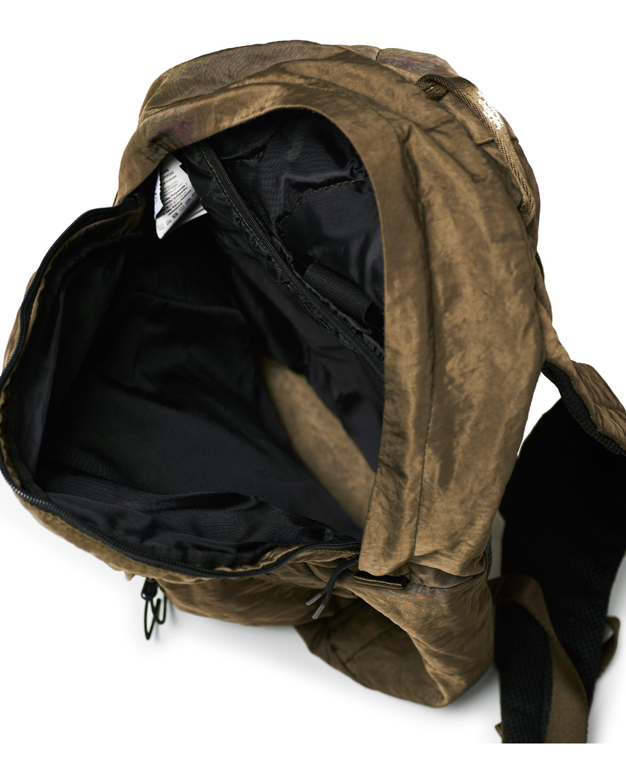 Herr | C.P. Company Garmend Dyed Nylon Lens Backpack Olive | C.P. Company | Garmend Dyed Nylon Lens Backpack Olive