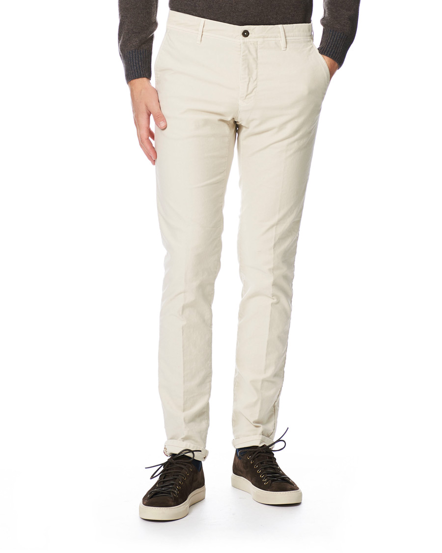 Herr | Byxor | Incotex | Slim Fit Garment Dyed Washed Slacks Off White