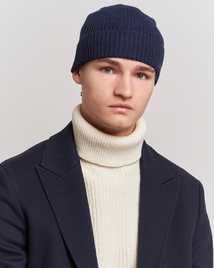 Herr | Johnstons of Elgin Cashmere Ribbed Hat Navy | Johnstons of Elgin | Cashmere Ribbed Hat Navy