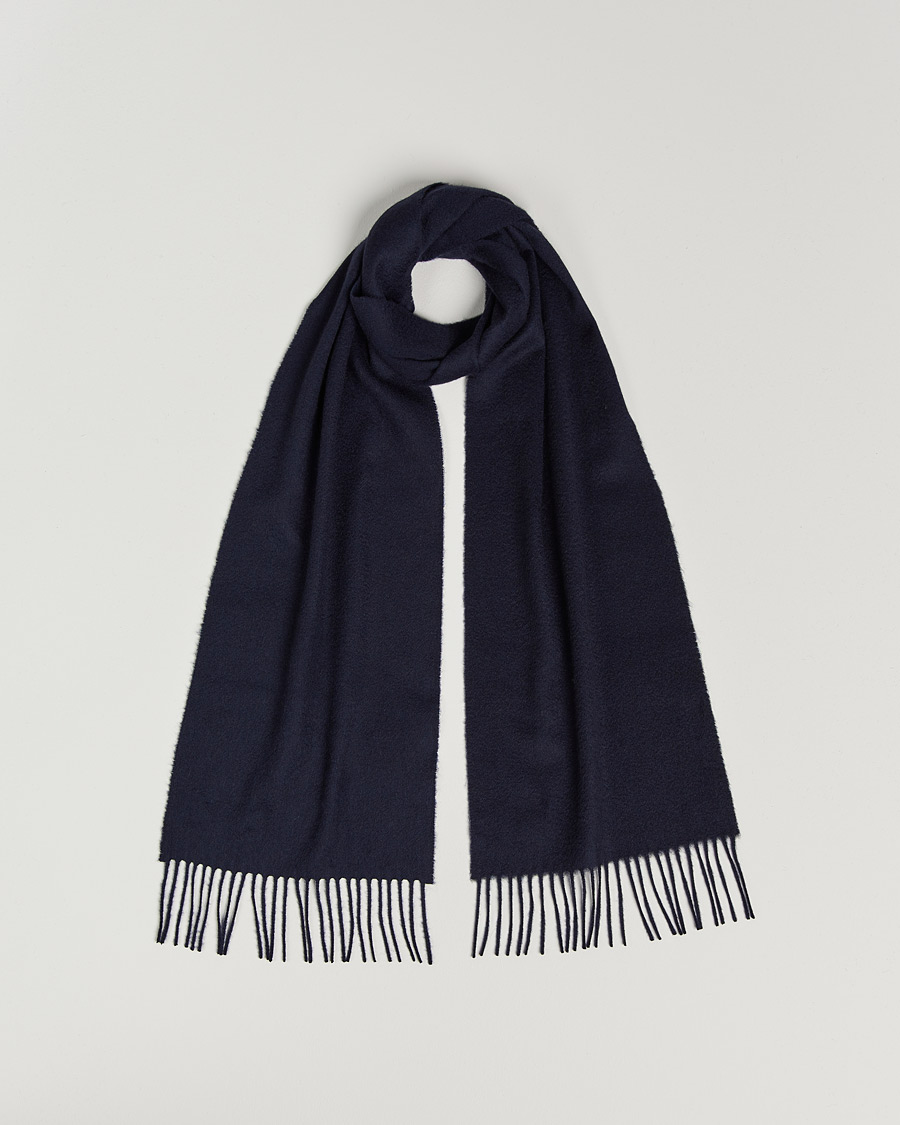 Herr | Johnstons of Elgin Cashmere Scarf Dark Navy | Johnstons of Elgin | Cashmere Scarf Dark Navy