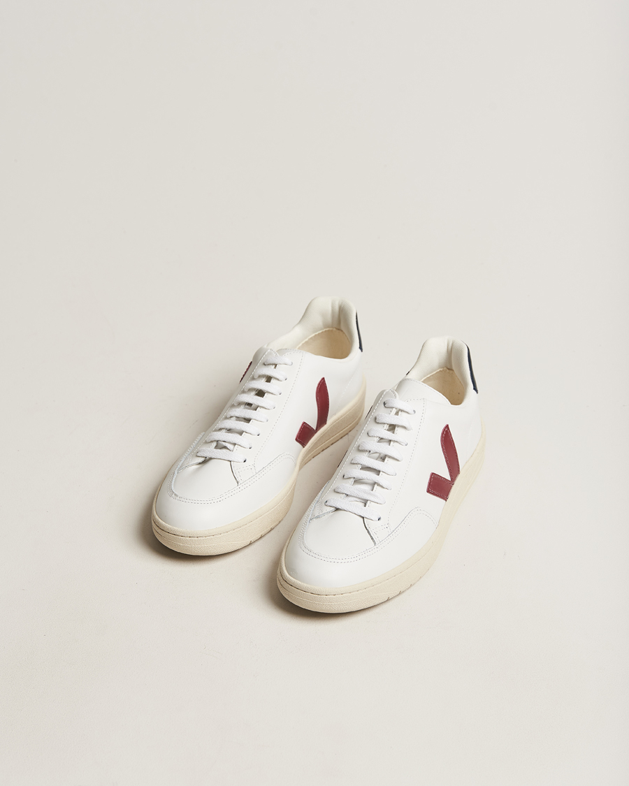 Herr | Veja | Veja | V-12 Leather Sneaker Extra White/Marsala Nautico