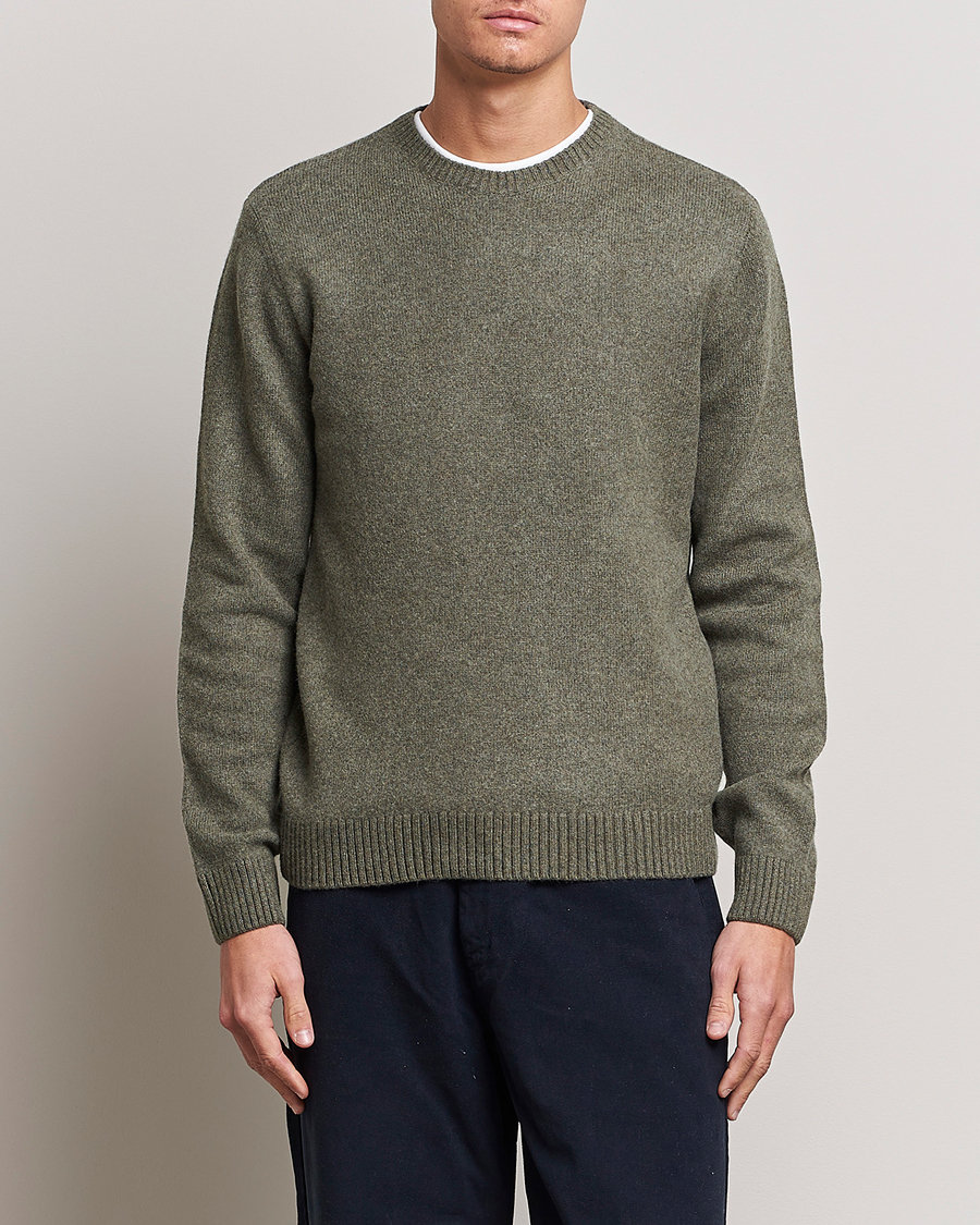 Herr | Basics | Colorful Standard | Classic Merino Wool Crew Neck Dusty Olive