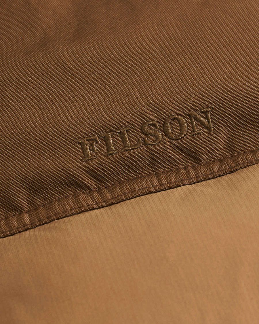 Herr | Jackor | Filson | Featherweight Down Vest Dark Tan
