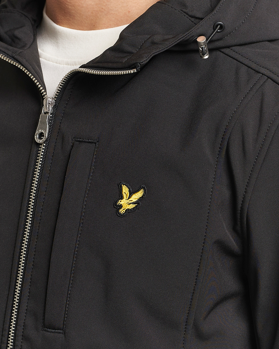 Lyle & Scott Softshell Hooded Jacket Jet Black | Herr - Care of Carl