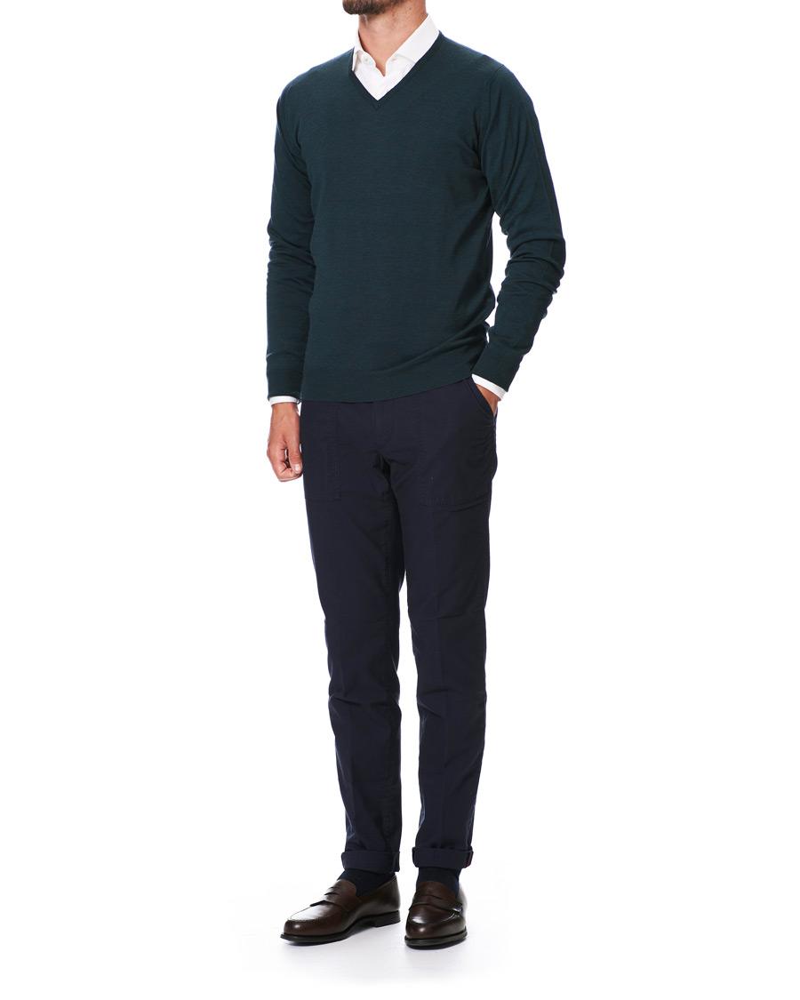 Herr | Tröjor | John Smedley | Bobby Extra Fine Merino V-Neck Pullover Racing Green