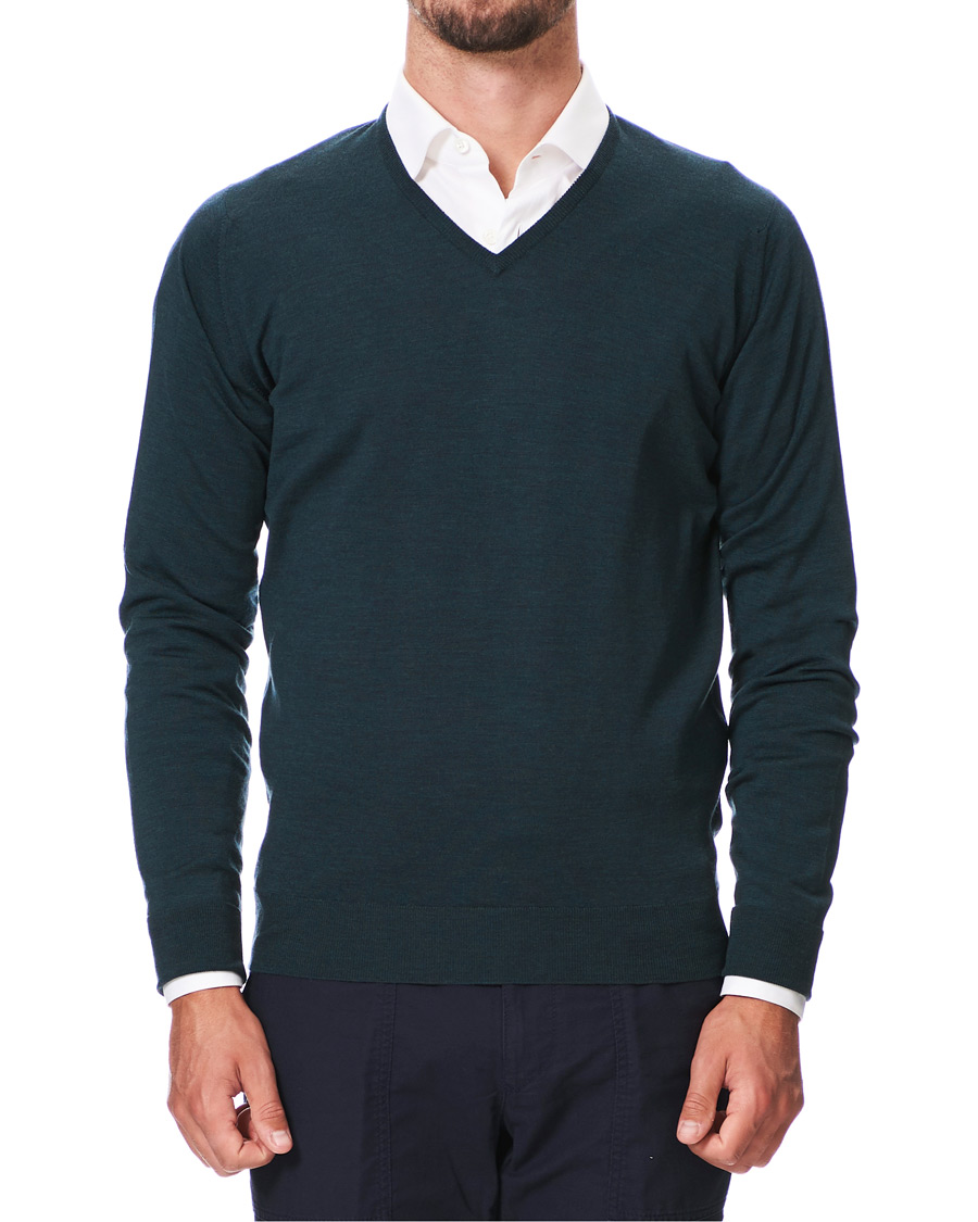 Herr | Tröjor | John Smedley | Bobby Extra Fine Merino V-Neck Pullover Racing Green
