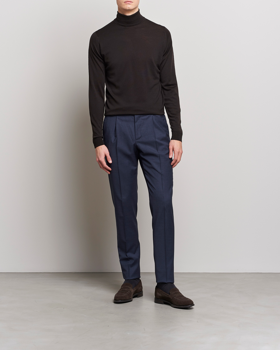 Herr | Tröjor | John Smedley | Cherwell Extra Fine Merino Rollneck Dark Cocoa