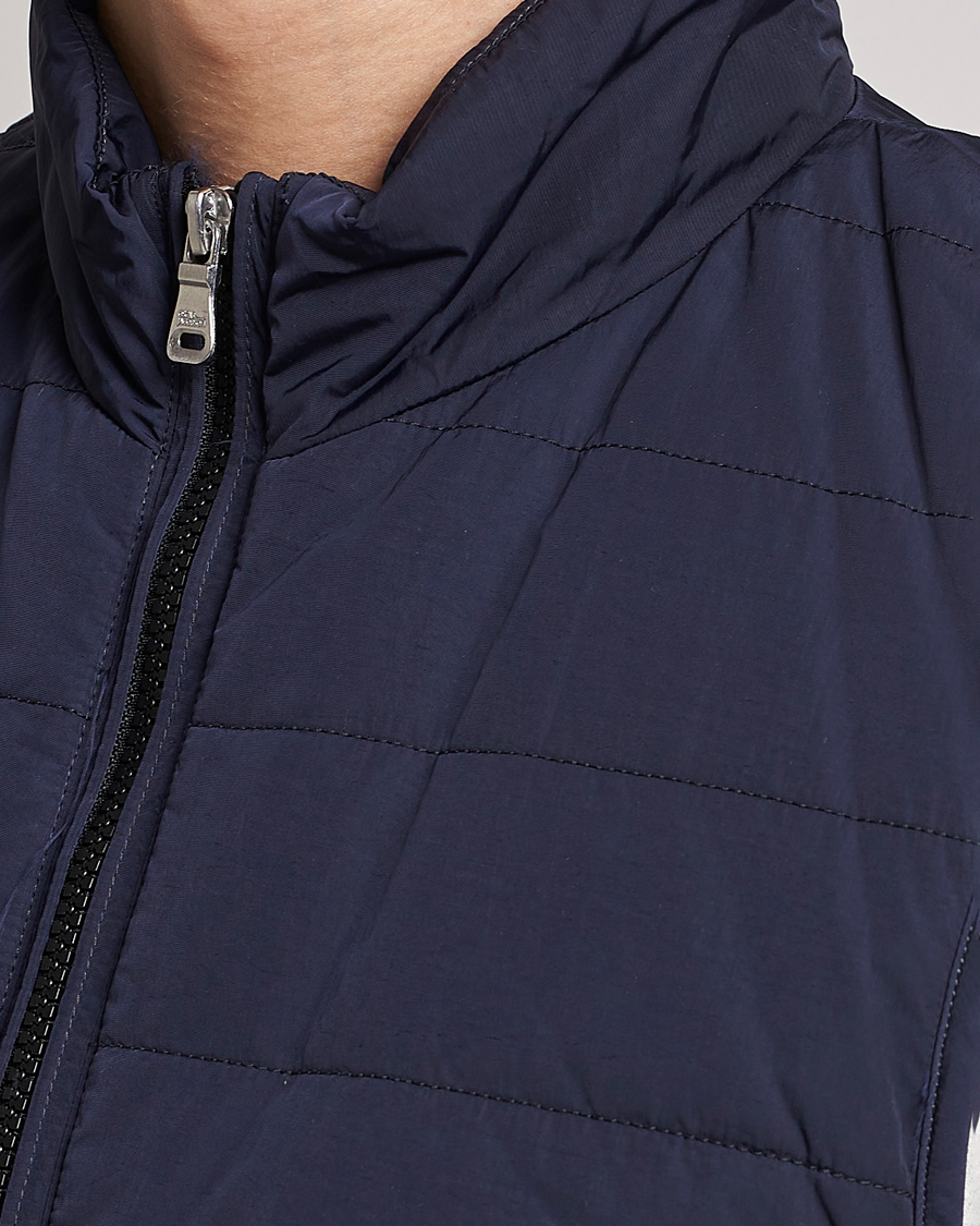 Herr | Västar | Oscar Jacobson | Liner Evo Waistcoat Navy