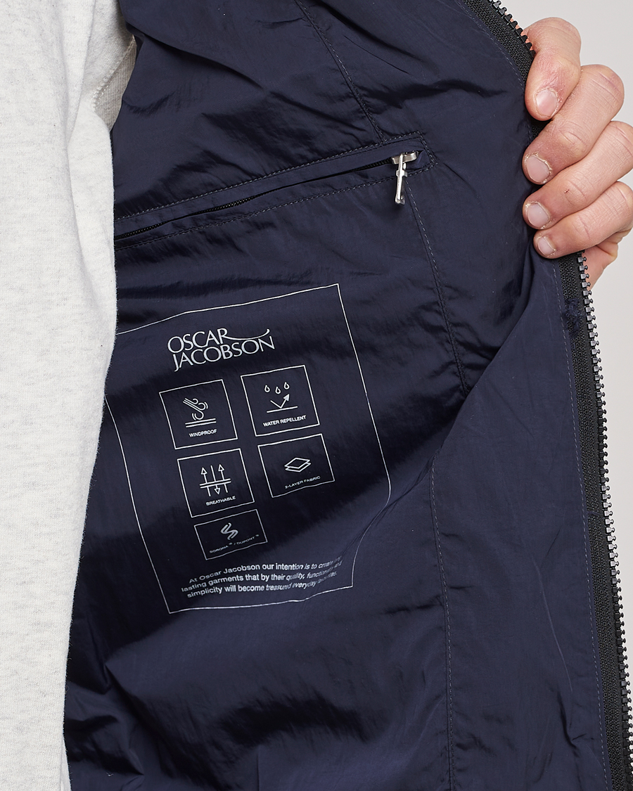 Herr | Västar | Oscar Jacobson | Liner Evo Waistcoat Navy