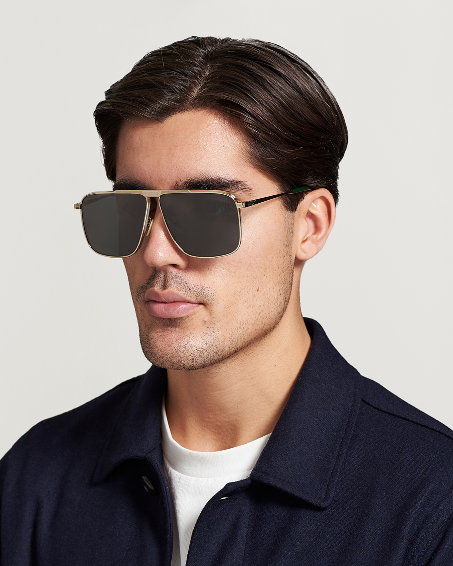 Herr | Fyrkantiga solglasögon | Gucci | GG8040S Sunglasses Gold/Green