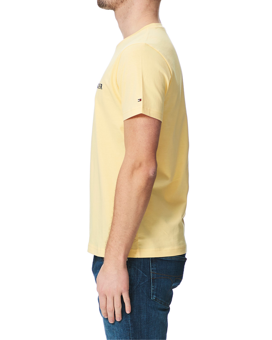 Herr | T-Shirts | Tommy Hilfiger | Logo Crew Neck Tee Delicate Yellow